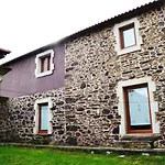 Holiday home Fogar De Insua Touro